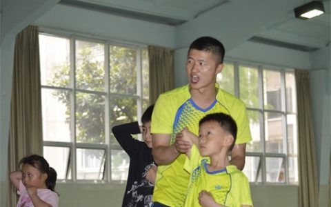 球盟会羽毛球指导班分享孩子练习跑位也是打好羽毛球的关键
